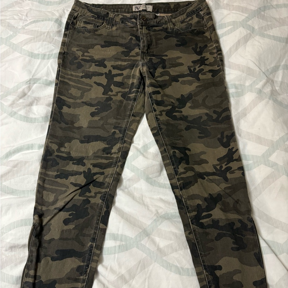 Women’s Nevada Camo Jeans Size 30